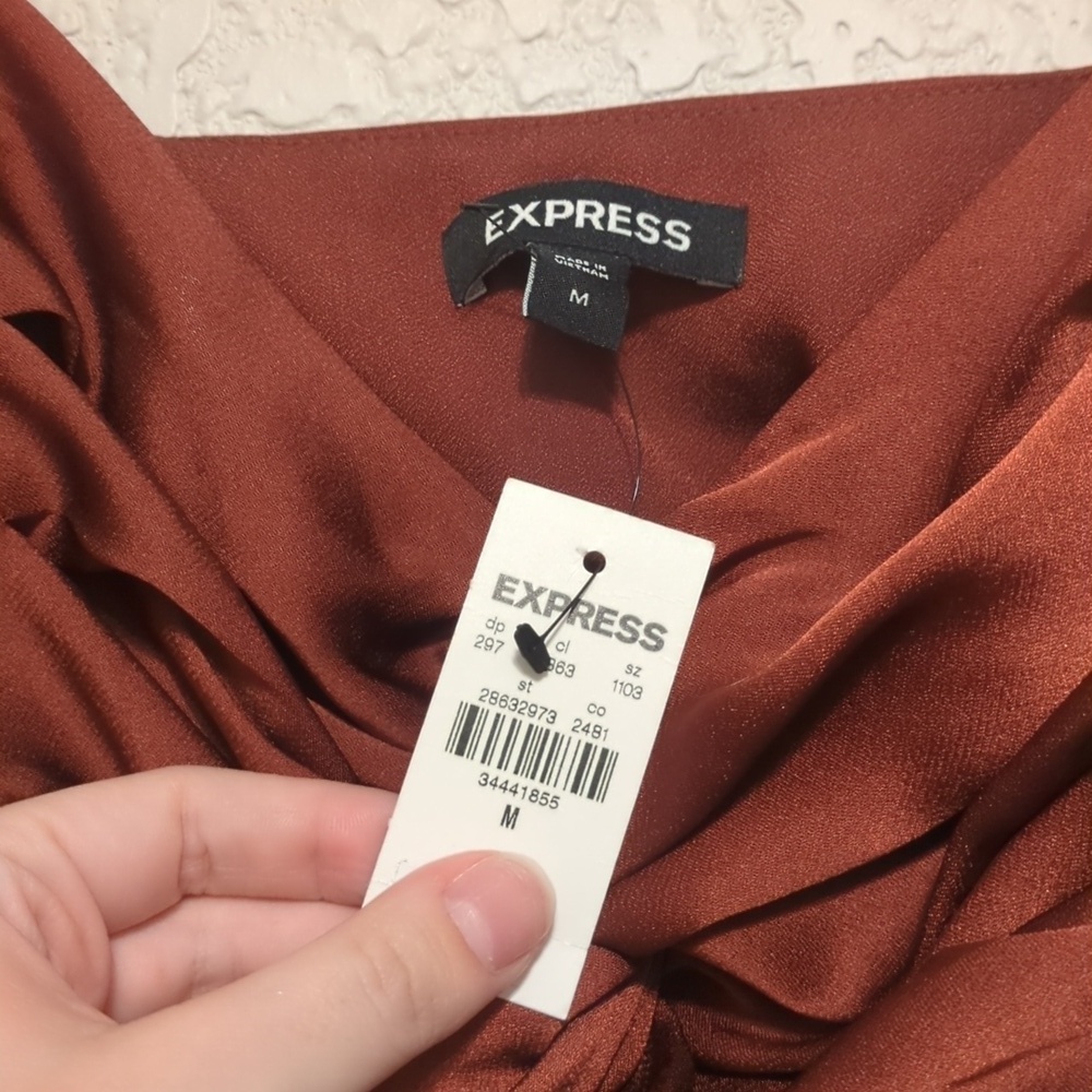 Express rust satin ruffled twist detail cropped sleeveless camisole blouse - Picture 5 of 8